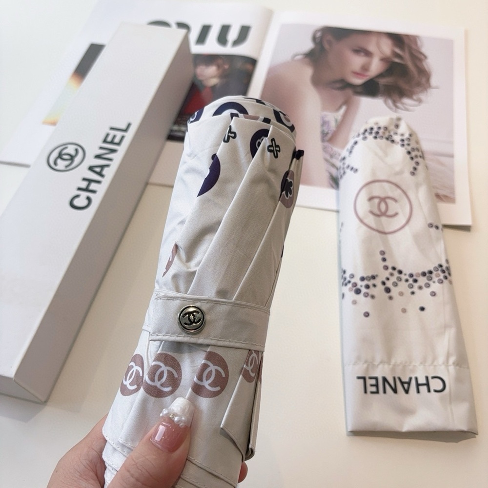 Chic White And Black Patterned Umbrella - image 4